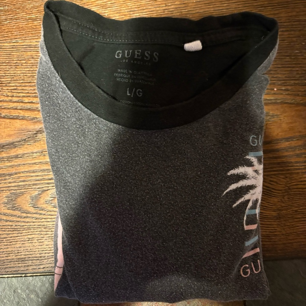 junior men’s guess t-shirt